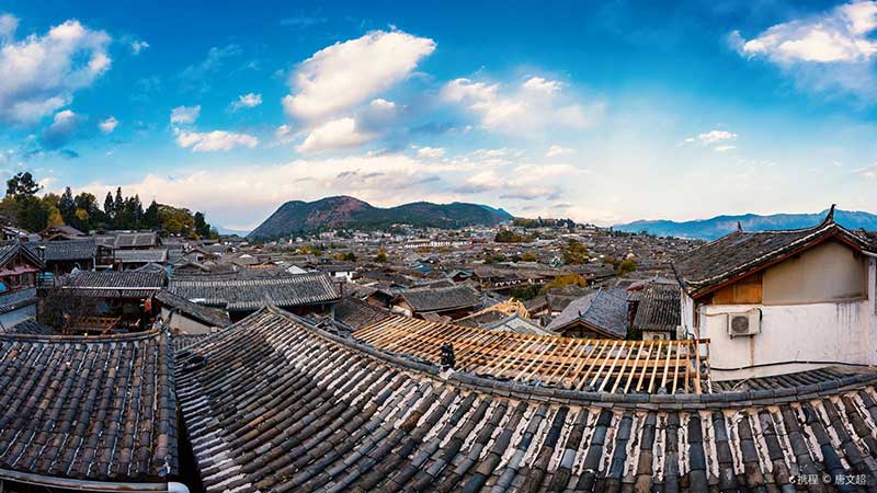 麗江古城旅遊攻略：在雪山腳下遇見千年水鄉 ⛰️💧