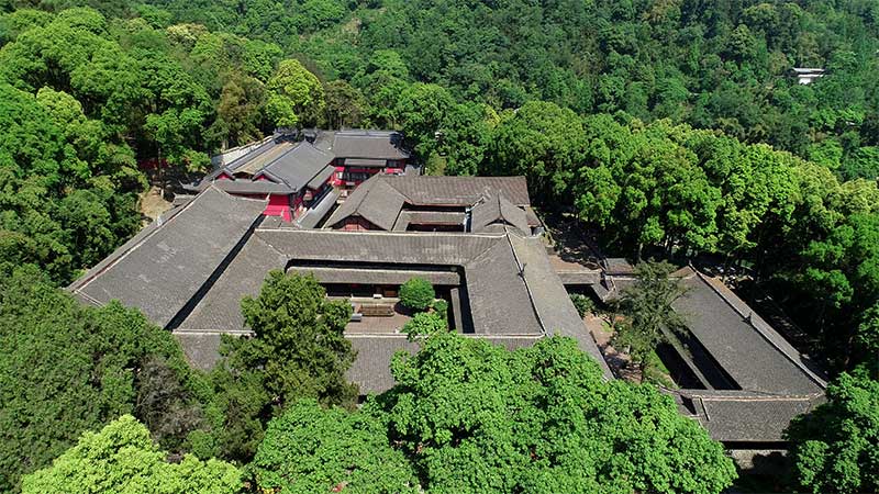 峨眉密林伏虎寺