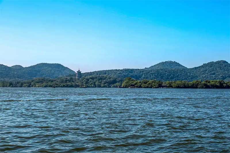 🌟 马来西亚游客上海 + 杭州 7 天黄金路线：中国江南魅力双城记